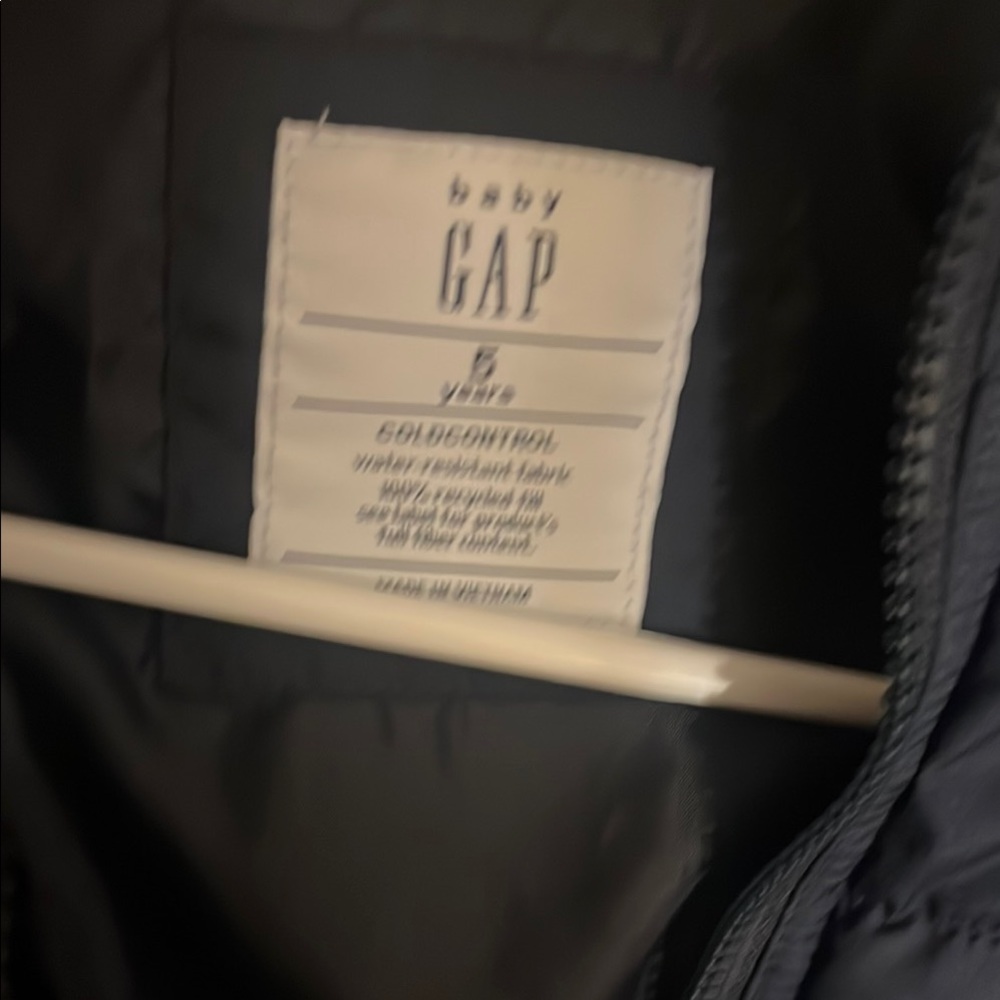 Size 5 GAP Black vest.